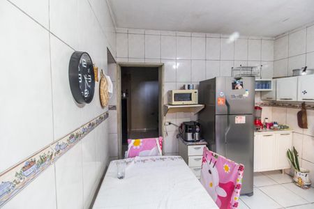 Casa à venda com 310m², 6 quartos e 4 vagas Casa à venda com 310m², 6 quartos e 4 vagasCozinha