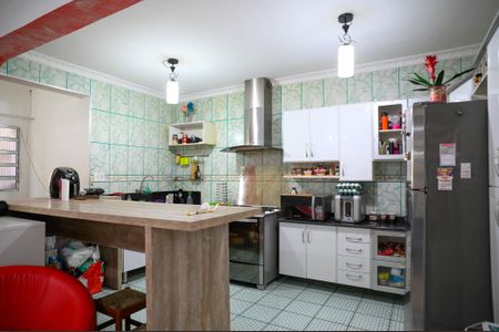 Casa à venda com 150m², 2 quartos e 5 vagas Casa à venda com 150m², 2 quartos e 5 vagasCozinha