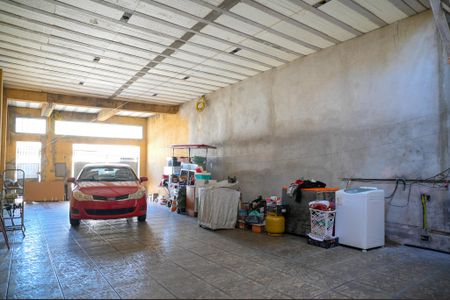 Casa à venda com 150m², 2 quartos e 5 vagas Casa à venda com 150m², 2 quartos e 5 vagasGaragem