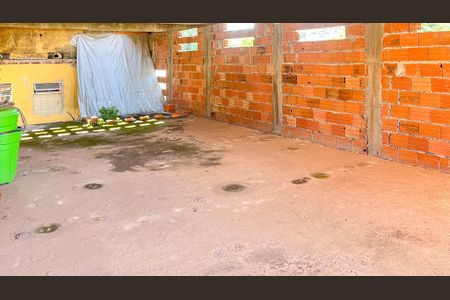 Casa à venda com 150m², 2 quartos e 5 vagas Casa à venda com 150m², 2 quartos e 5 vagasÁrea comum