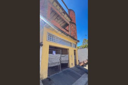 Casa à venda com 150m², 2 quartos e 5 vagas Casa à venda com 150m², 2 quartos e 5 vagasFachada/Plaquinha