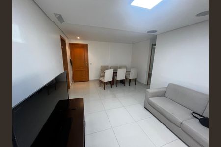Apartamento para alugar com 82m², 2 quartos e 1 vagaSala
