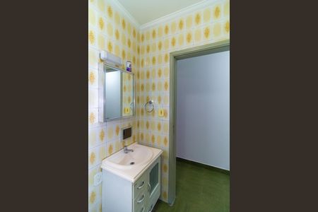 Casa à venda com 320m², 3 quartos e 2 vagas Casa à venda com 320m², 3 quartos e 2 vagasCasa 1 Banheiro