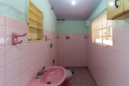 Casa à venda com 320m², 3 quartos e 2 vagas Casa à venda com 320m², 3 quartos e 2 vagasCasa 2 Banheiro