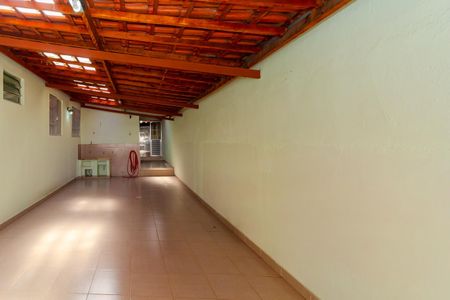 Casa à venda com 320m², 3 quartos e 2 vagas Casa à venda com 320m², 3 quartos e 2 vagasCasa 1 Área de Serviço