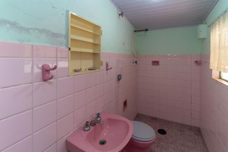 Casa à venda com 320m², 3 quartos e 2 vagas Casa à venda com 320m², 3 quartos e 2 vagasCasa 2 Banheiro