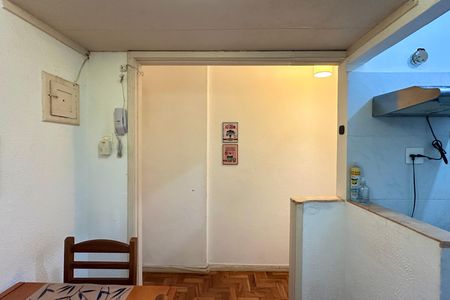 Cozinha de apartamento para alugar com 1 quarto, 40m² em Copacabana, Rio de Janeiro