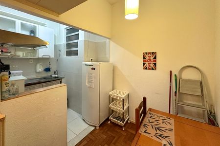 Cozinha de apartamento para alugar com 1 quarto, 40m² em Copacabana, Rio de Janeiro