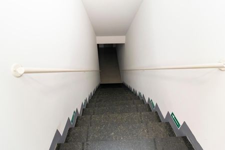 Apartamento para alugar com 32m², 1 quarto e sem vagaEscada