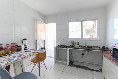 Casa à venda com 125m², 2 quartos e 2 vagas Casa à venda com 125m², 2 quartos e 2 vagasCozinha