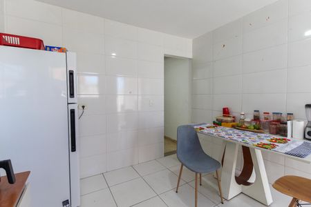 Casa à venda com 125m², 2 quartos e 2 vagas Casa à venda com 125m², 2 quartos e 2 vagasCozinha