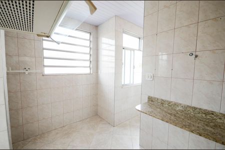 Apartamento à venda com 100m², 2 quartos e 2 vagasCozinha