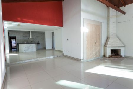Casa para alugar com 529m², 4 quartos e 7 vagasSala