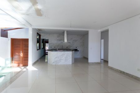 Casa para alugar com 529m², 4 quartos e 7 vagasSala