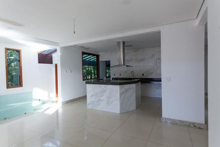 Casa para alugar com 529m², 4 quartos e 7 vagasSala
