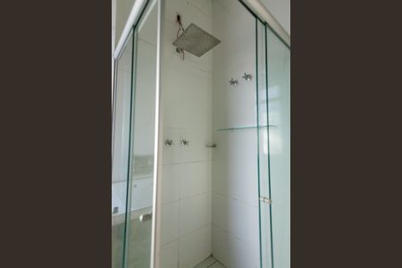 Casa para alugar com 529m², 4 quartos e 7 vagasBanheiro suite