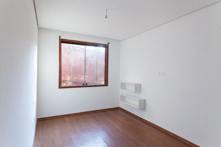 Casa para alugar com 529m², 4 quartos e 7 vagasQuarto 2