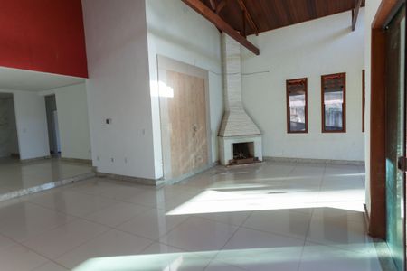 Casa para alugar com 529m², 4 quartos e 7 vagasSala