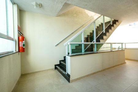 Apartamento para alugar com 44m², 2 quartos e sem vagaHall da escada