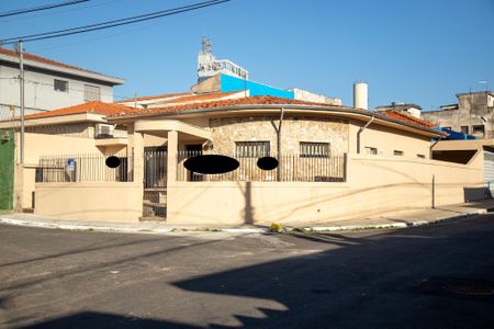 Casa à venda com 258m², 3 quartos e 1 vaga Casa à venda com 258m², 3 quartos e 1 vagaFachada