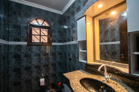 Casa à venda com 252m², 3 quartos e 2 vagasLavabo