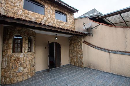 Casa à venda com 252m², 3 quartos e 2 vagasVaranda  Suíte