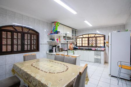 Casa à venda com 252m², 3 quartos e 2 vagasCozinha