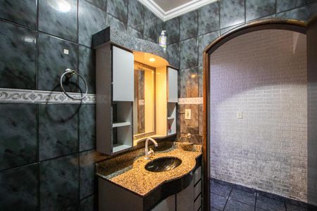 Casa à venda com 252m², 3 quartos e 2 vagasLavabo