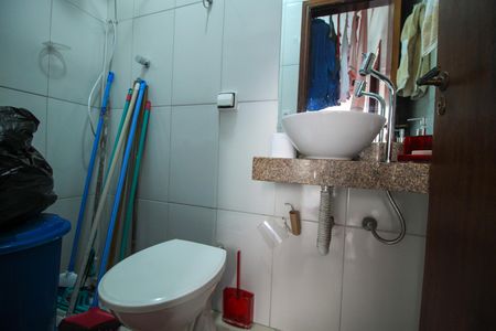 Casa para alugar com 184m², 3 quartos e 3 vagasBanheiro de Serviço