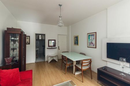 Apartamento à venda com 66m², 2 quartos e 1 vagaSala
