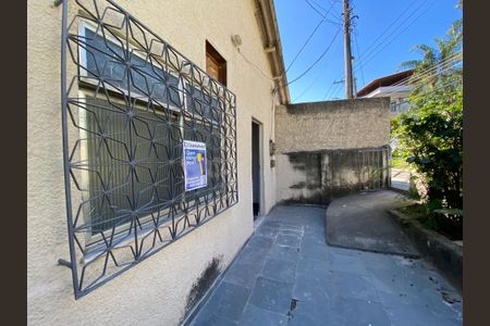 Casa para alugar com 50m², 1 quarto e sem vaga Casa para alugar com 50m², 1 quarto e sem vagaFachada e placa