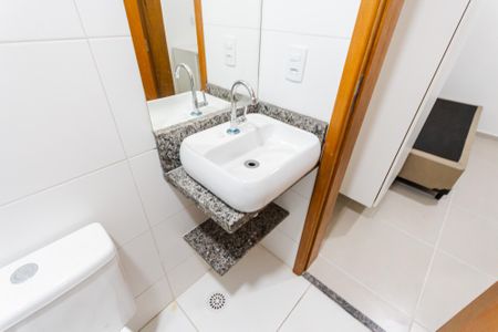 Banheiro de kitnet/studio para alugar com 1 quarto, 14m² em Vila Sao Pedro, Santo André