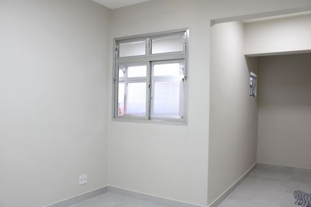Apartamento para alugar com 90m², 2 quartos e sem vagaSala