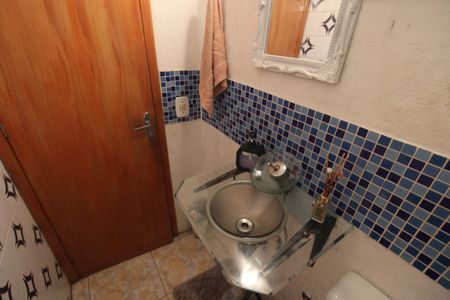 Casa à venda com 200m², 3 quartos e 3 vagasBanheiro 1