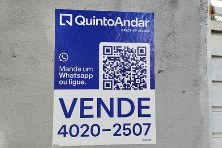 Casa à venda com 200m², 3 quartos e 3 vagas Casa à venda com 200m², 3 quartos e 3 vagasPlaquinha