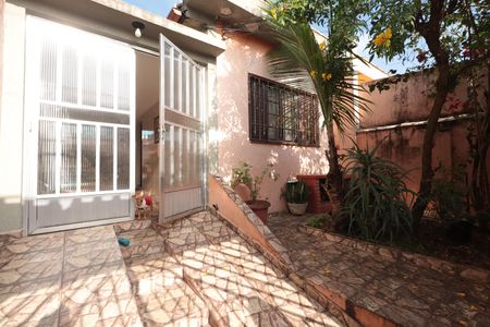 Casa à venda com 240m², 2 quartos e sem vagaEntrada