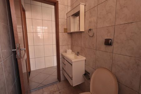 Casa à venda com 240m², 2 quartos e sem vagaEdícula - Banheiro