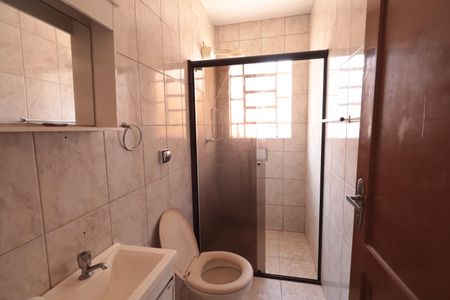 Casa à venda com 240m², 2 quartos e sem vagaEdícula - Banheiro