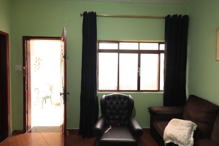 Casa à venda com 240m², 2 quartos e sem vagaSala