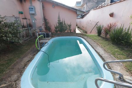 Casa à venda com 240m², 2 quartos e sem vagaPiscina