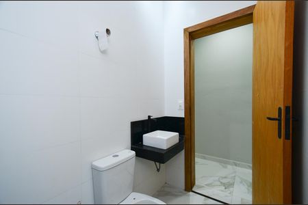 Casa à venda com 200m², 3 quartos e 2 vagasBanheiro Social