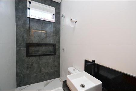 Casa à venda com 200m², 3 quartos e 2 vagasBanheiro da Suíte