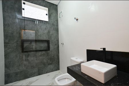 Casa à venda com 200m², 3 quartos e 2 vagasBanheiro da Suíte