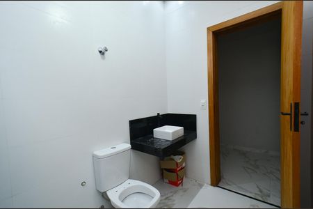 Casa à venda com 200m², 3 quartos e 2 vagasBanheiro da Suíte