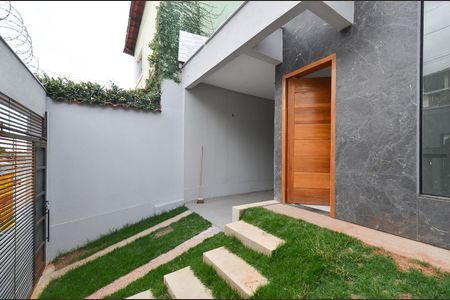 Casa à venda com 200m², 3 quartos e 2 vagasÁrea Privativa