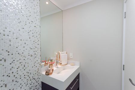 Apartamento à venda com 64m², 2 quartos e 1 vaga Apartamento à venda com 64m², 2 quartos e 1 vagaBanheiro Social