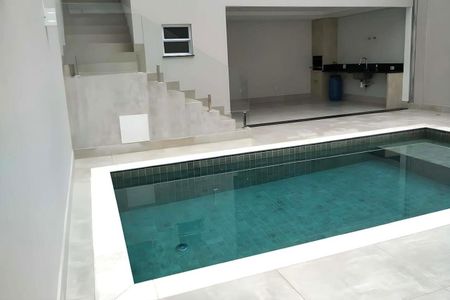 Casa à venda com 213m², 3 quartos e 4 vagas Casa à venda com 213m², 3 quartos e 4 vagasFoto 05