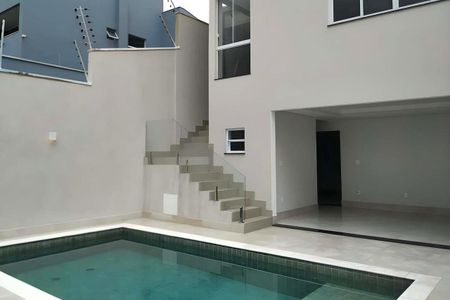 Casa à venda com 213m², 3 quartos e 4 vagas Casa à venda com 213m², 3 quartos e 4 vagasFoto 01