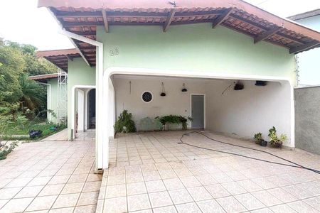 Casa à venda com 155m², 2 quartos e 4 vagas Casa à venda com 155m², 2 quartos e 4 vagasFoto 03