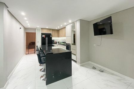 Casa à venda com 540m², 3 quartos e 4 vagas Casa à venda com 540m², 3 quartos e 4 vagasCozinha e Área de Serviço